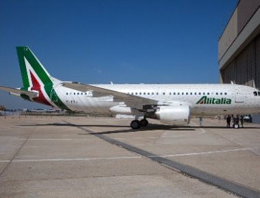 «Ώρα μηδέν» για την Alitalia: Στα 2,3 δισ. ευρώ τα χρέη της αεροπορικής εταιρείας
